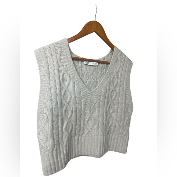 ZARA Light Gray Chunky Cable Knit Sweater Vest Women’s Size Small - Picture 3 of 6